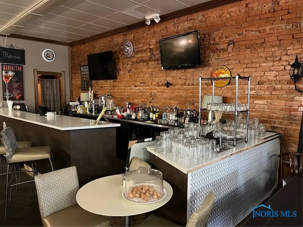 24174 Front Street, Grand Rapids, Ohio 43522, ,Commercial Sale,For Sale,Front,6126384