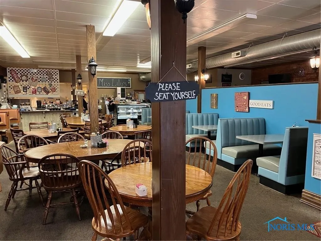 24174 Front Street, Grand Rapids, Ohio 43522, ,Commercial Sale,For Sale,Front,6126384