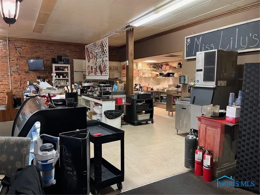24174 Front Street, Grand Rapids, Ohio 43522, ,Commercial Sale,For Sale,Front,6126384