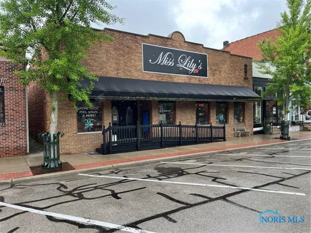 24174 Front Street, Grand Rapids, Ohio 43522, ,Commercial Sale,For Sale,Front,6126384