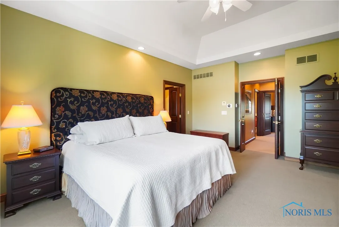 6535 Silver Lake Drive, Findlay, Ohio 45840, 4 Bedrooms Bedrooms, 10 Rooms Rooms,5 BathroomsBathrooms,Residential,For Sale,Silver Lake,6126951