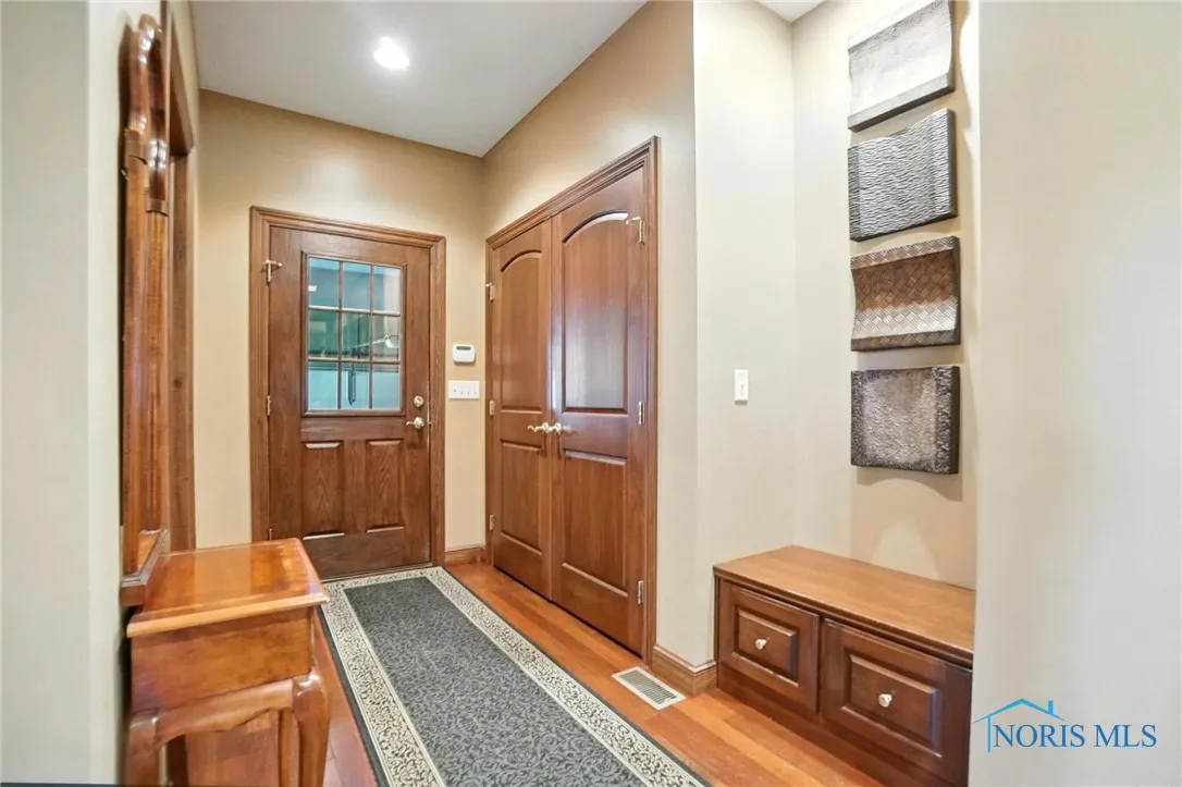 6535 Silver Lake Drive, Findlay, Ohio 45840, 4 Bedrooms Bedrooms, 10 Rooms Rooms,5 BathroomsBathrooms,Residential,For Sale,Silver Lake,6126951