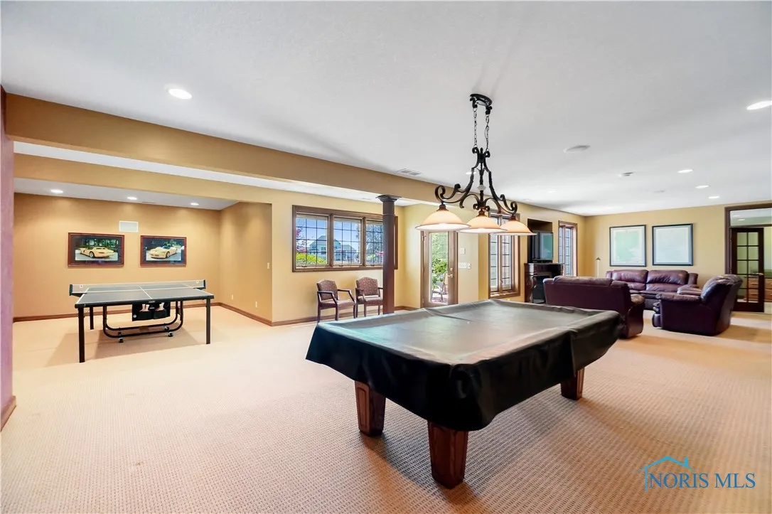 6535 Silver Lake Drive, Findlay, Ohio 45840, 4 Bedrooms Bedrooms, 10 Rooms Rooms,5 BathroomsBathrooms,Residential,For Sale,Silver Lake,6126951