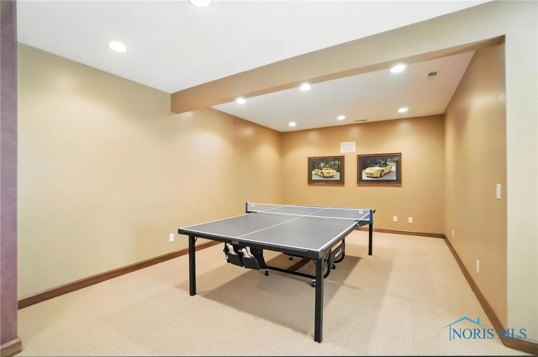 6535 Silver Lake Drive, Findlay, Ohio 45840, 4 Bedrooms Bedrooms, 10 Rooms Rooms,5 BathroomsBathrooms,Residential,For Sale,Silver Lake,6126951