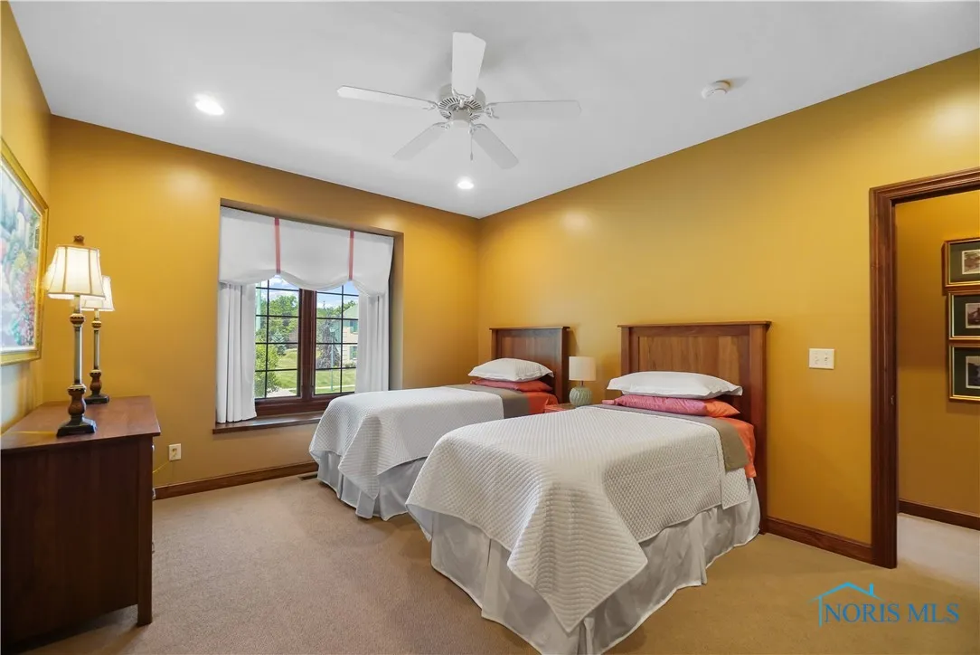 6535 Silver Lake Drive, Findlay, Ohio 45840, 4 Bedrooms Bedrooms, 10 Rooms Rooms,5 BathroomsBathrooms,Residential,For Sale,Silver Lake,6126951