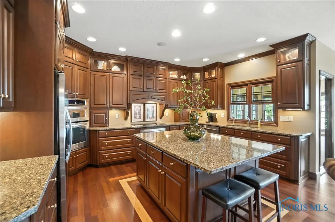 6535 Silver Lake Drive, Findlay, Ohio 45840, 4 Bedrooms Bedrooms, 10 Rooms Rooms,5 BathroomsBathrooms,Residential,For Sale,Silver Lake,6126951