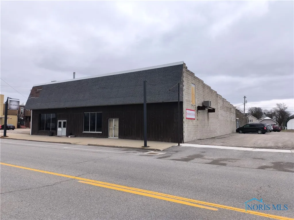 127 E Indiana, Edgerton, Ohio 43517, ,Commercial Sale,For Sale,Indiana,6127581
