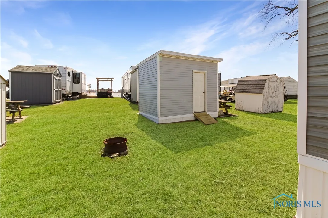 265 S Meachem Road 41, Port Clinton, Ohio 43452, 3 Bedrooms Bedrooms, 7 Rooms Rooms,2 BathroomsBathrooms,Residential,For Sale,Meachem,6127664