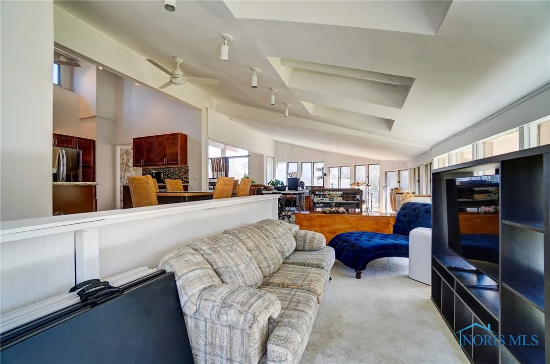 5021 Rudgate Boulevard, Toledo, Ohio 43623, 4 Bedrooms Bedrooms, 9 Rooms Rooms,4 BathroomsBathrooms,Residential,For Sale,Rudgate,6127701