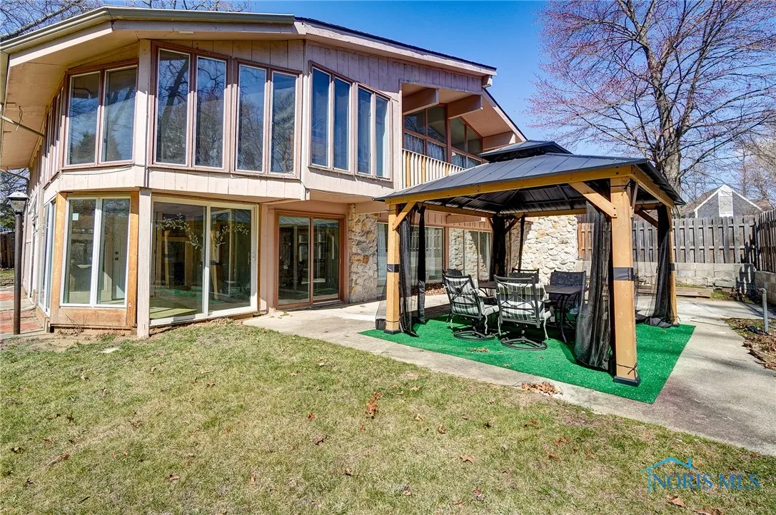 5021 Rudgate Boulevard, Toledo, Ohio 43623, 4 Bedrooms Bedrooms, 9 Rooms Rooms,4 BathroomsBathrooms,Residential,For Sale,Rudgate,6127701