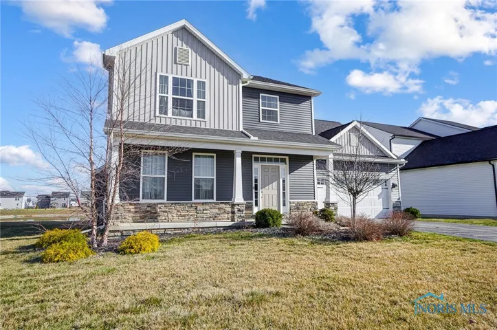 100 Bentley Drive, Perrysburg, Ohio 43551, 4 Bedrooms Bedrooms, 8 Rooms Rooms,3 BathroomsBathrooms,Residential,For Sale,Bentley,6127843