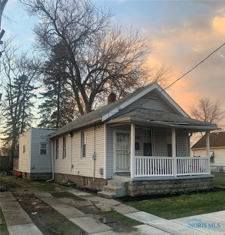 1636 Woodland Avenue, Toledo, Ohio 43607, 2 Bedrooms Bedrooms, 5 Rooms Rooms,1 BathroomBathrooms,Residential,For Sale,Woodland,6127946