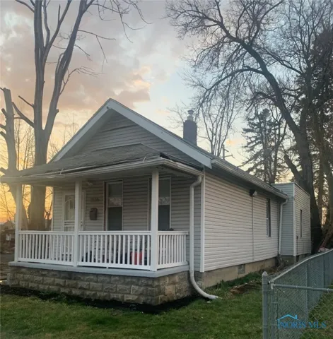 1636 Woodland Avenue, Toledo, Ohio 43607, 2 Bedrooms Bedrooms, 5 Rooms Rooms,1 BathroomBathrooms,Residential,For Sale,Woodland,6127946