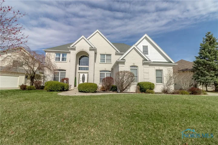 5667 Walnut Cove Road, Sylvania, Ohio 43560, 4 Bedrooms Bedrooms, 15 Rooms Rooms,4 BathroomsBathrooms,Residential,For Sale,Walnut Cove,6127969