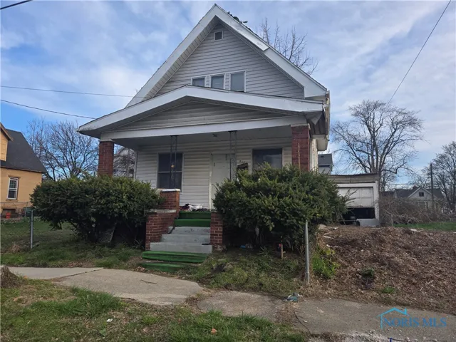 910 Blum Street, Toledo, Ohio 43607, 2 Bedrooms Bedrooms, 5 Rooms Rooms,1 BathroomBathrooms,Residential,For Sale,Blum,6128109