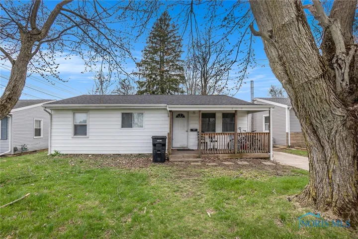 605 Davis Street, Findlay, Ohio 45840, 5 Bedrooms Bedrooms, 11 Rooms Rooms,2 BathroomsBathrooms,Residential,For Sale,Davis,6128050