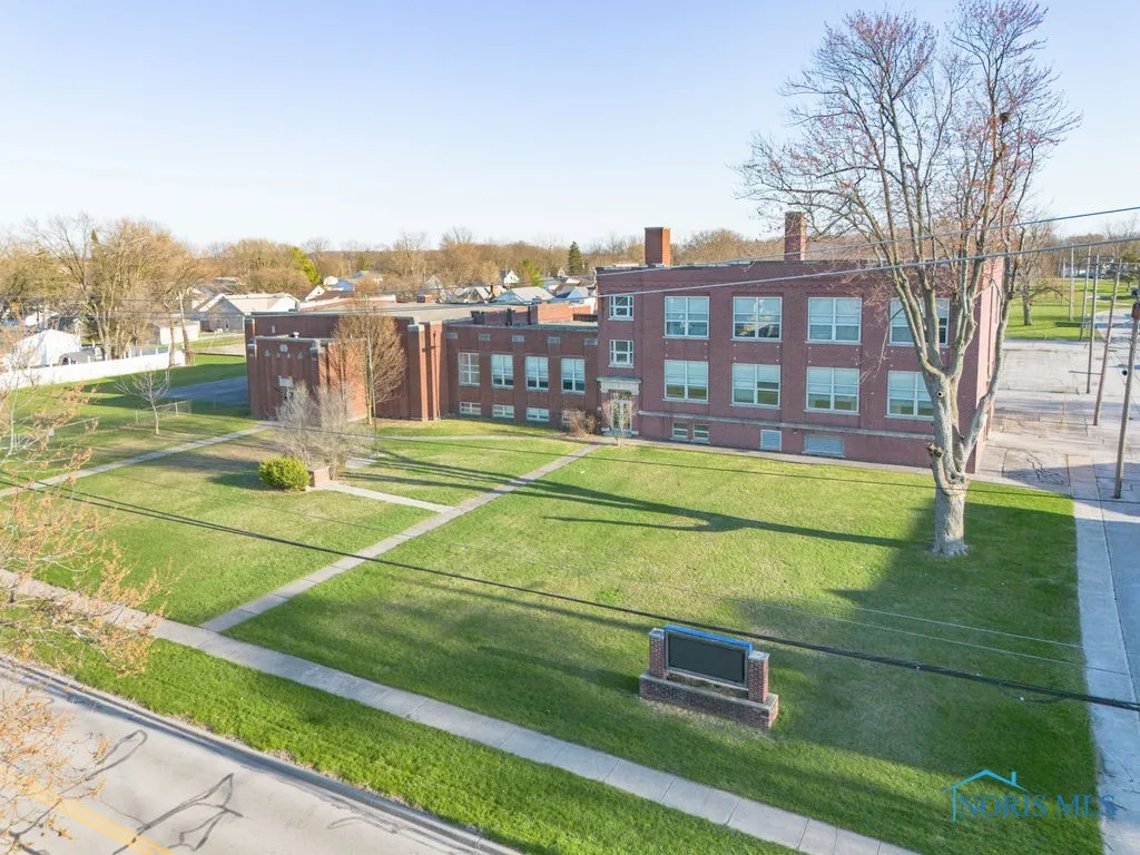 200 E Union Street, Walbridge, Ohio 43465, ,Commercial Sale,For Sale,Union,6128611