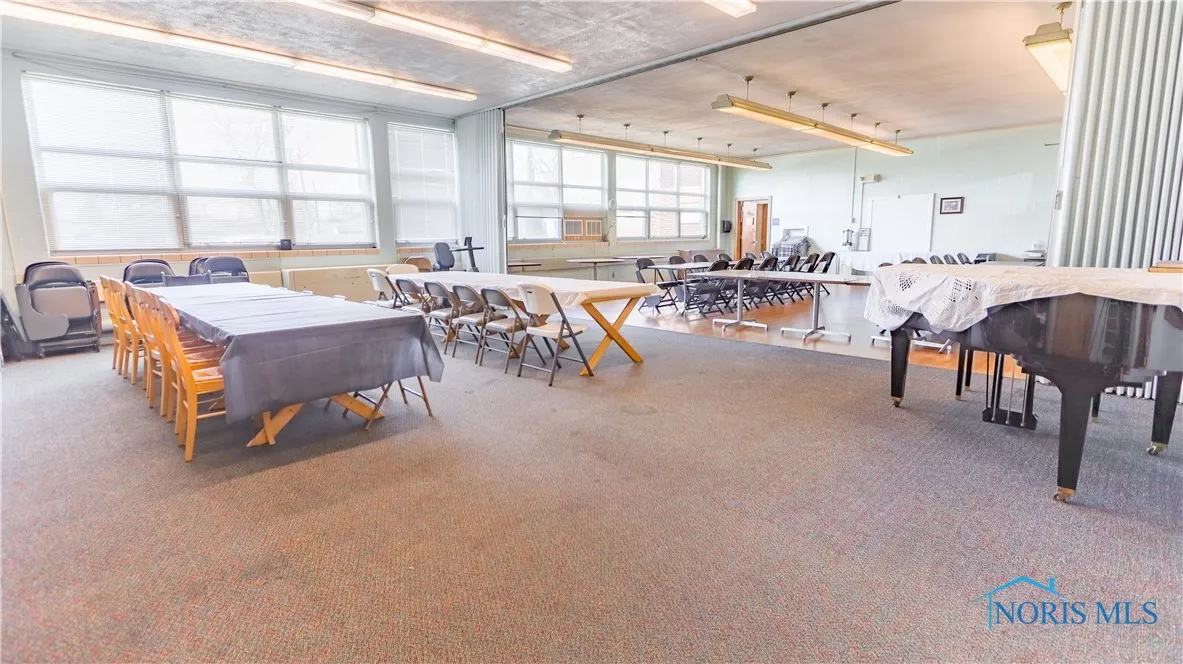 200 E Union Street, Walbridge, Ohio 43465, ,Commercial Sale,For Sale,Union,6128611