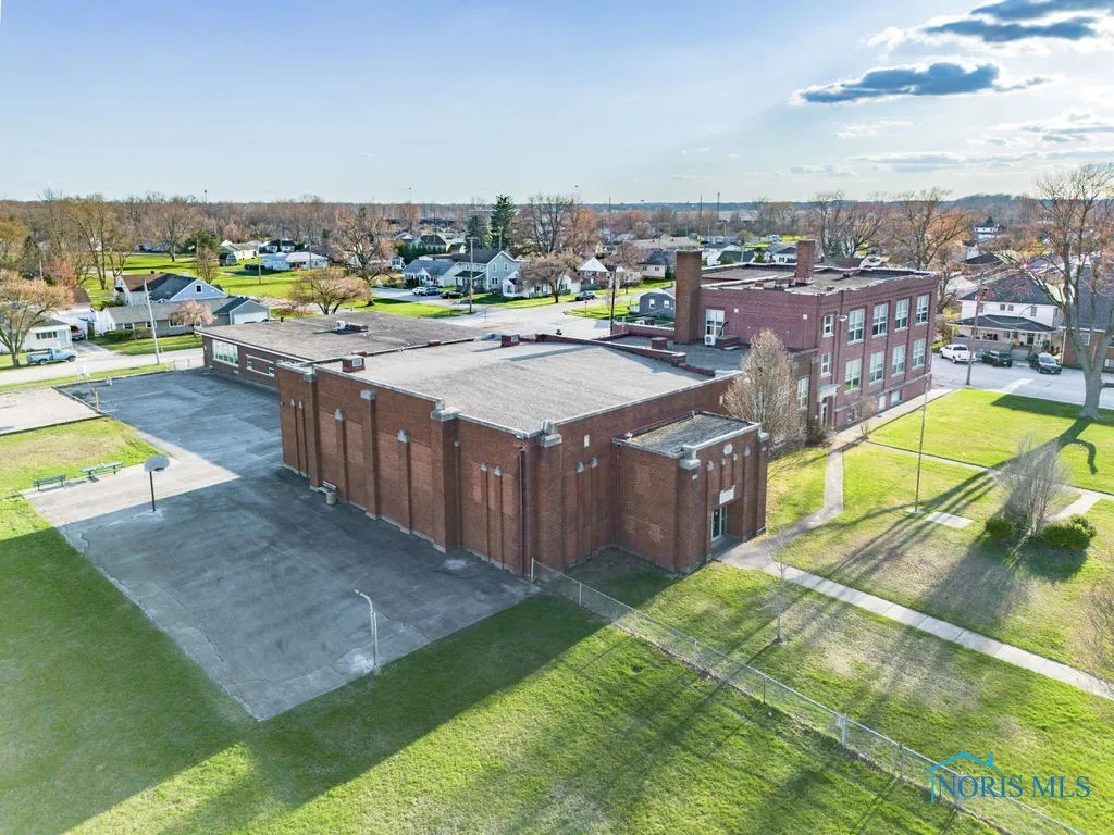 200 E Union Street, Walbridge, Ohio 43465, ,Commercial Sale,For Sale,Union,6128611