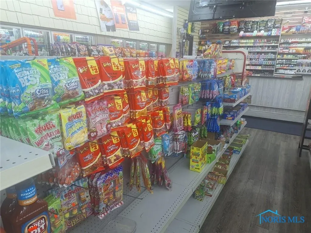 2425 Key Street, Toledo, Ohio 43614, ,Commercial Sale,For Sale,Key,6128651