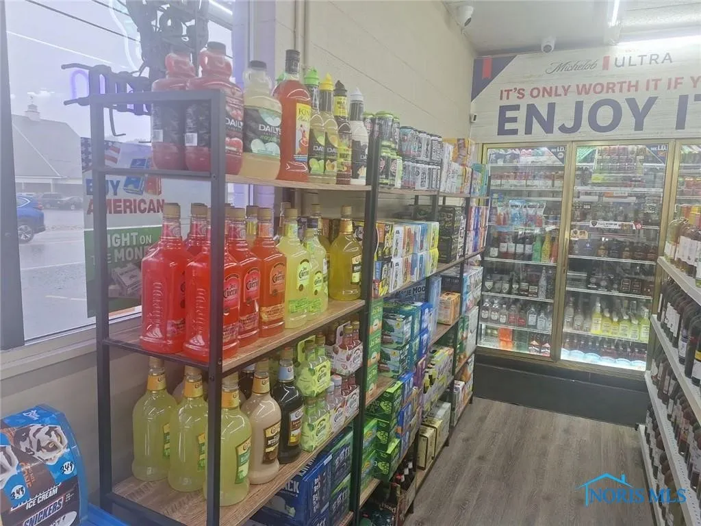 2425 Key Street, Toledo, Ohio 43614, ,Commercial Sale,For Sale,Key,6128651