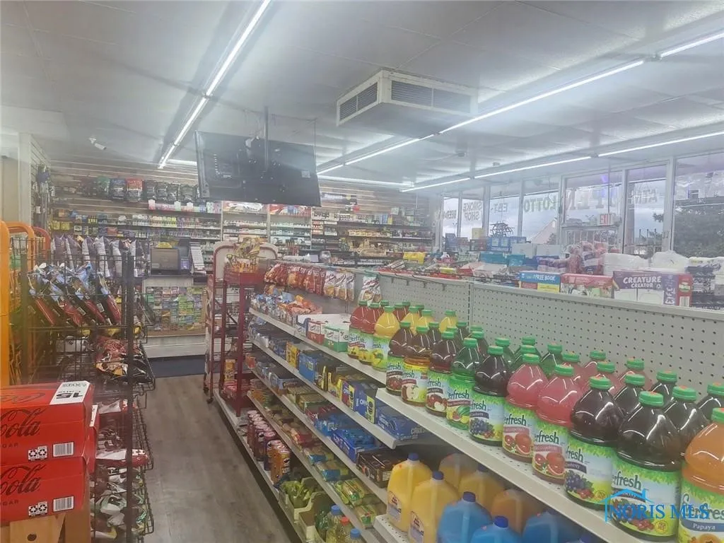 2425 Key Street, Toledo, Ohio 43614, ,Commercial Sale,For Sale,Key,6128651