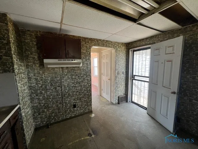 1541 Booth Avenue, Toledo, Ohio 43608, 3 Bedrooms Bedrooms, 5 Rooms Rooms,1 BathroomBathrooms,Residential,For Sale,Booth,6128817