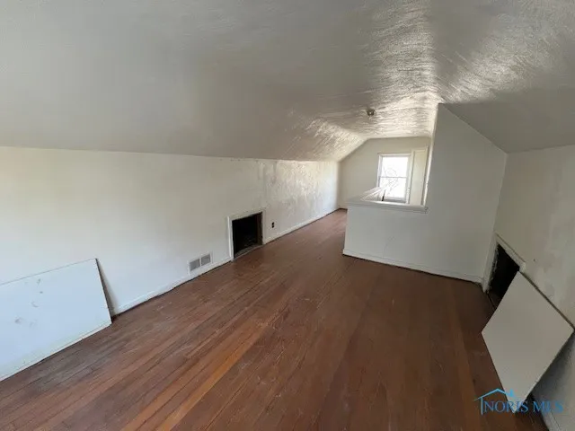 1541 Booth Avenue, Toledo, Ohio 43608, 3 Bedrooms Bedrooms, 5 Rooms Rooms,1 BathroomBathrooms,Residential,For Sale,Booth,6128817