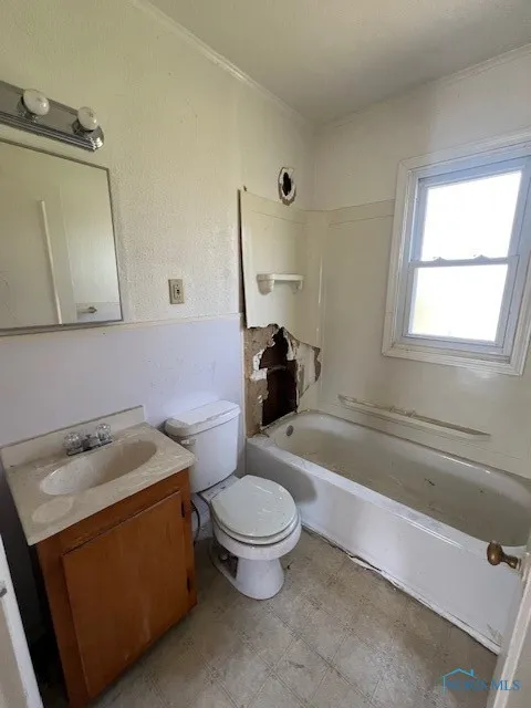 1541 Booth Avenue, Toledo, Ohio 43608, 3 Bedrooms Bedrooms, 5 Rooms Rooms,1 BathroomBathrooms,Residential,For Sale,Booth,6128817