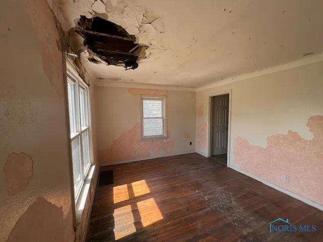 1541 Booth Avenue, Toledo, Ohio 43608, 3 Bedrooms Bedrooms, 5 Rooms Rooms,1 BathroomBathrooms,Residential,For Sale,Booth,6128817