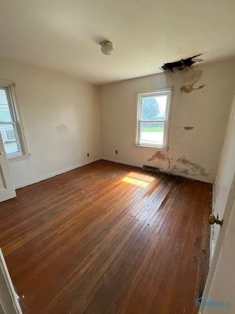 1541 Booth Avenue, Toledo, Ohio 43608, 3 Bedrooms Bedrooms, 5 Rooms Rooms,1 BathroomBathrooms,Residential,For Sale,Booth,6128817