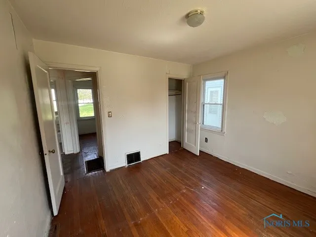 1541 Booth Avenue, Toledo, Ohio 43608, 3 Bedrooms Bedrooms, 5 Rooms Rooms,1 BathroomBathrooms,Residential,For Sale,Booth,6128817