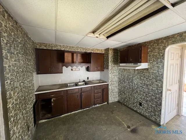 1541 Booth Avenue, Toledo, Ohio 43608, 3 Bedrooms Bedrooms, 5 Rooms Rooms,1 BathroomBathrooms,Residential,For Sale,Booth,6128817