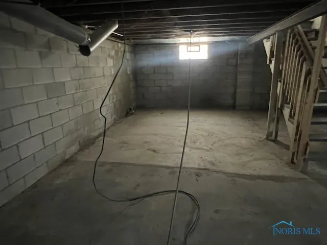 1541 Booth Avenue, Toledo, Ohio 43608, 3 Bedrooms Bedrooms, 5 Rooms Rooms,1 BathroomBathrooms,Residential,For Sale,Booth,6128817