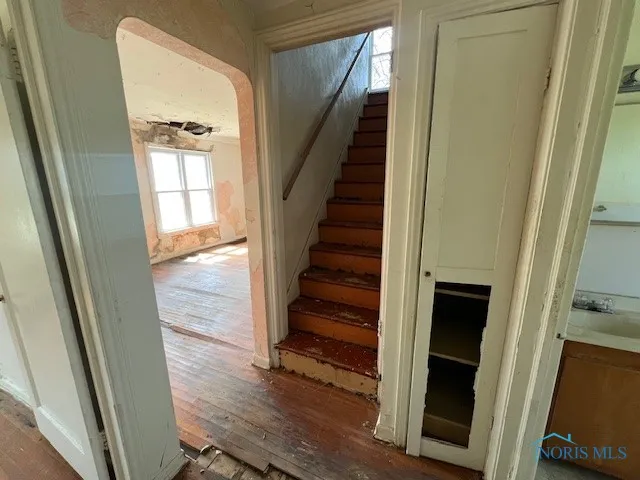1541 Booth Avenue, Toledo, Ohio 43608, 3 Bedrooms Bedrooms, 5 Rooms Rooms,1 BathroomBathrooms,Residential,For Sale,Booth,6128817
