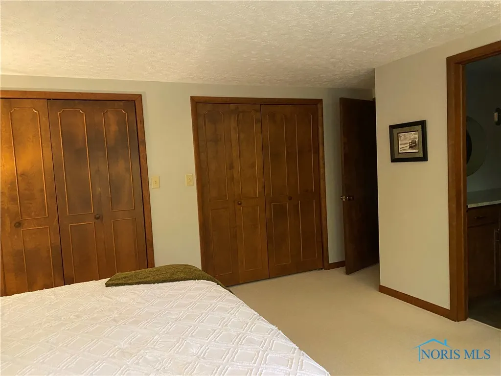 955 Greenbrier Road, Upper Sandusky, Ohio 43351, 4 Bedrooms Bedrooms, 8 Rooms Rooms,3 BathroomsBathrooms,Residential,For Sale,Greenbrier,6128828