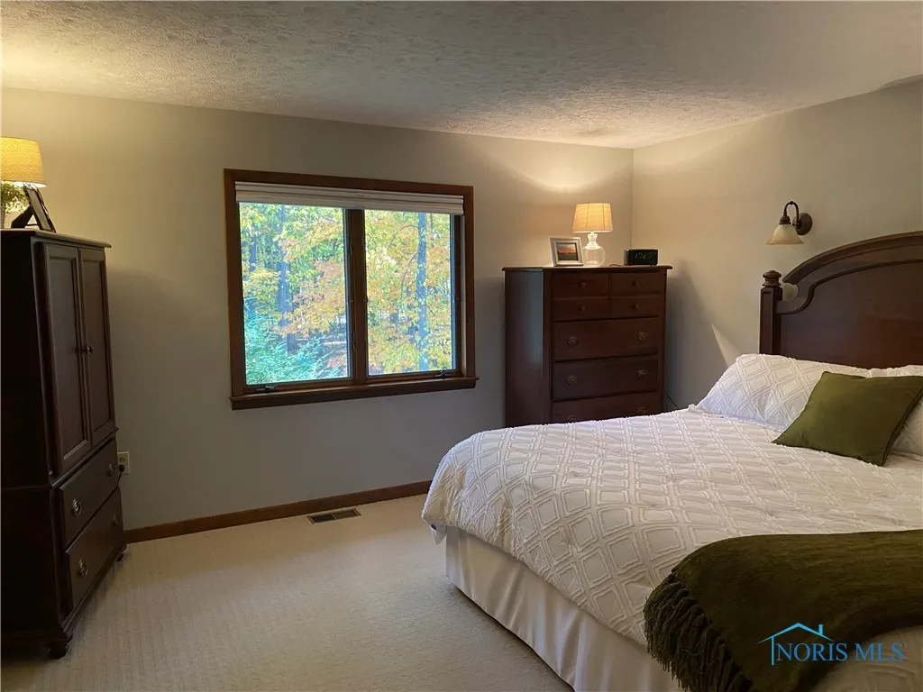 955 Greenbrier Road, Upper Sandusky, Ohio 43351, 4 Bedrooms Bedrooms, 8 Rooms Rooms,3 BathroomsBathrooms,Residential,For Sale,Greenbrier,6128828