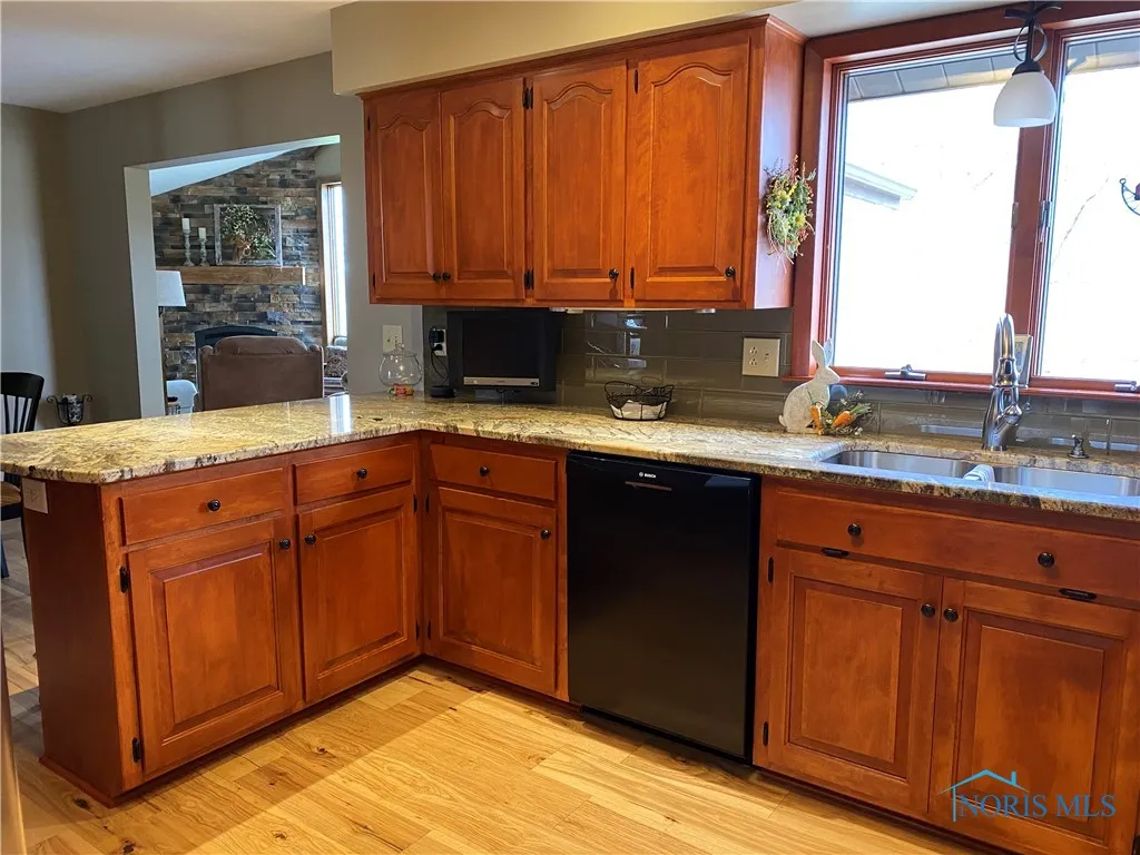 955 Greenbrier Road, Upper Sandusky, Ohio 43351, 4 Bedrooms Bedrooms, 8 Rooms Rooms,3 BathroomsBathrooms,Residential,For Sale,Greenbrier,6128828