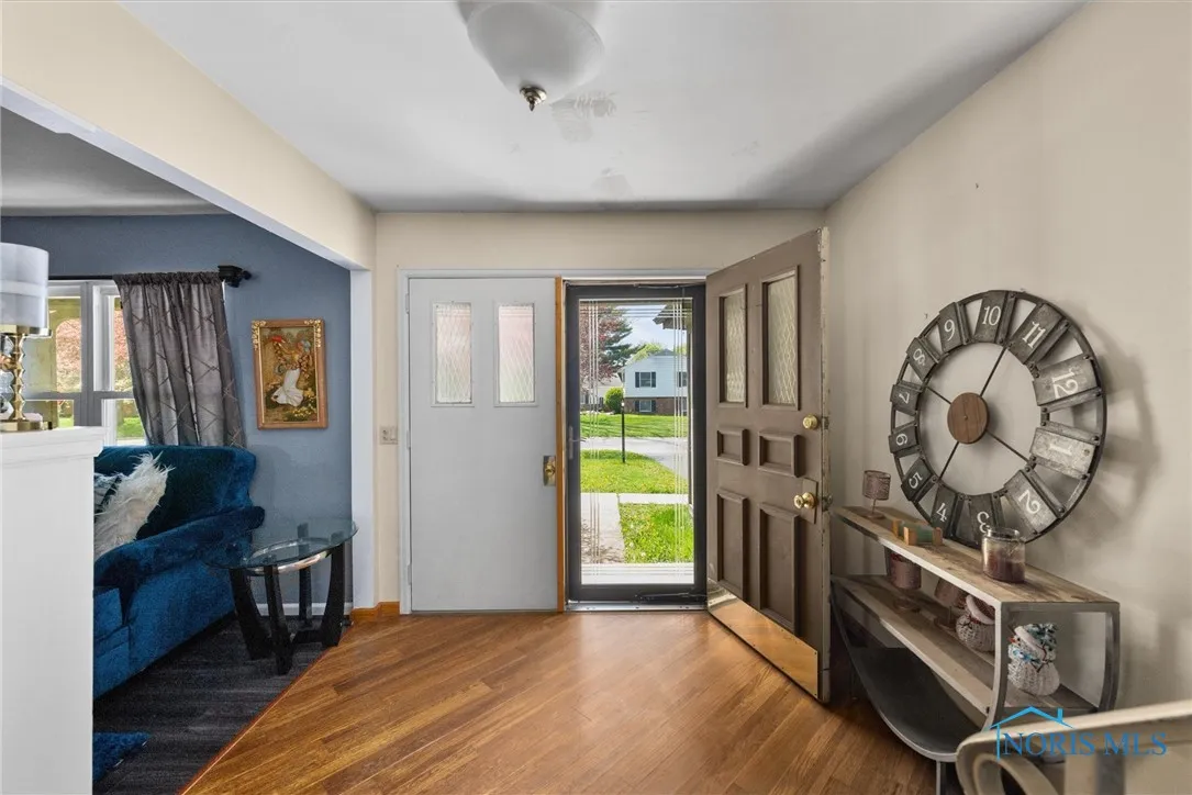 1705 Archwood Lane, Toledo, Ohio 43614, 4 Bedrooms Bedrooms, 7 Rooms Rooms,3 BathroomsBathrooms,Residential,For Sale,Archwood,6128839