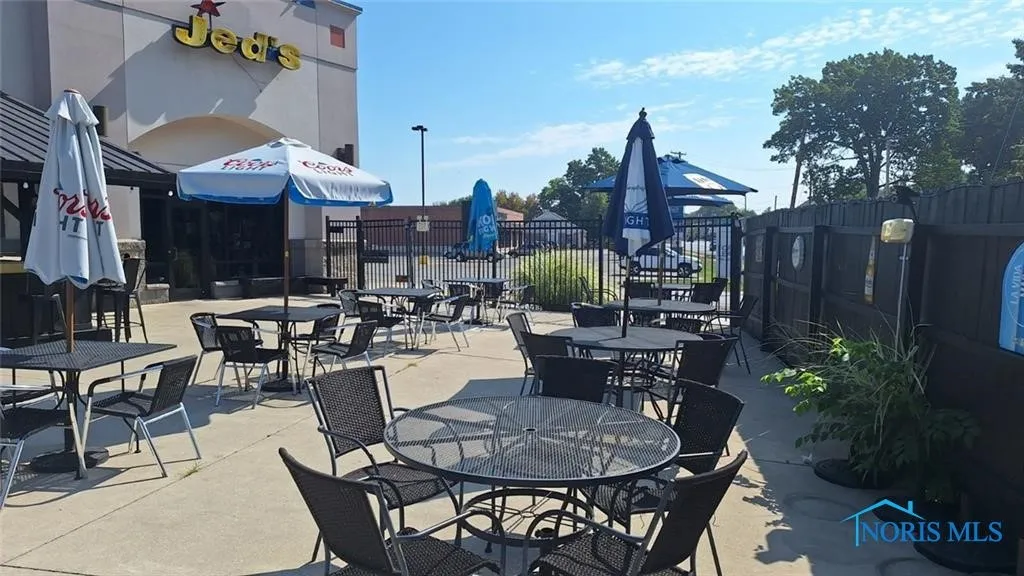 2602 W Sylvania Avenue, Toledo, Ohio 43613, ,Commercial Sale,For Sale,Sylvania,6128893