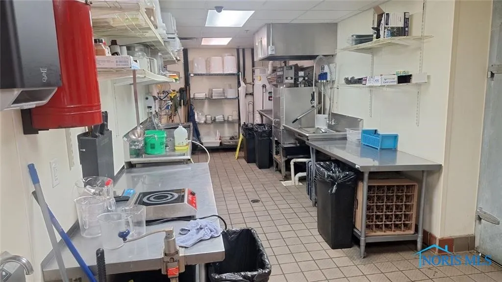 2602 W Sylvania Avenue, Toledo, Ohio 43613, ,Commercial Sale,For Sale,Sylvania,6128893