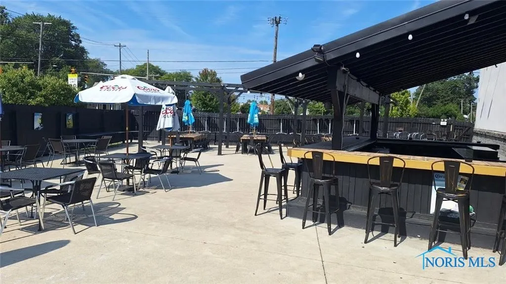 2602 W Sylvania Avenue, Toledo, Ohio 43613, ,Commercial Sale,For Sale,Sylvania,6128893