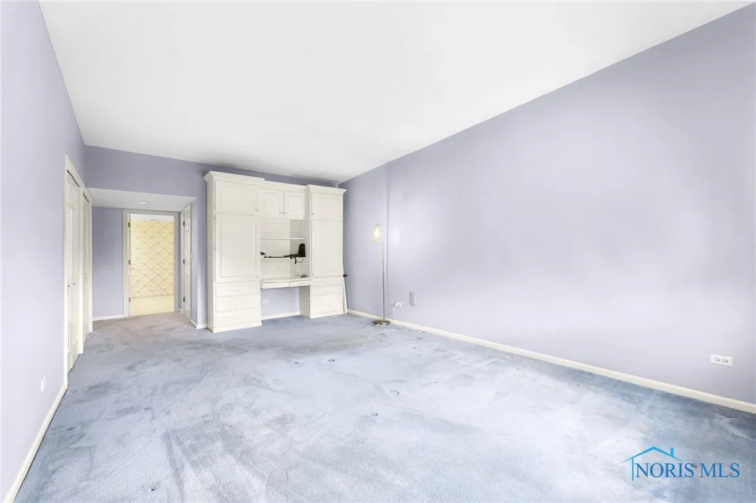 4343 W Bancroft Street 4g, Ottawa Hills, Ohio 43615, 2 Bedrooms Bedrooms, 7 Rooms Rooms,2 BathroomsBathrooms,Residential,For Sale,Bancroft,6128802