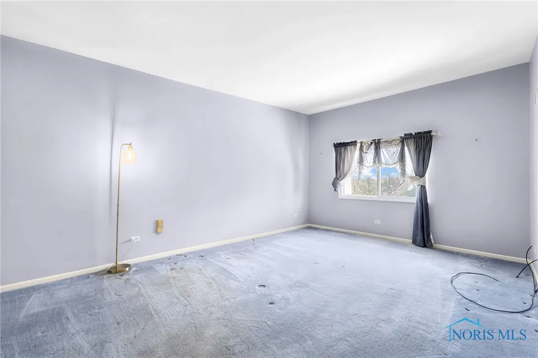 4343 W Bancroft Street 4g, Ottawa Hills, Ohio 43615, 2 Bedrooms Bedrooms, 7 Rooms Rooms,2 BathroomsBathrooms,Residential,For Sale,Bancroft,6128802