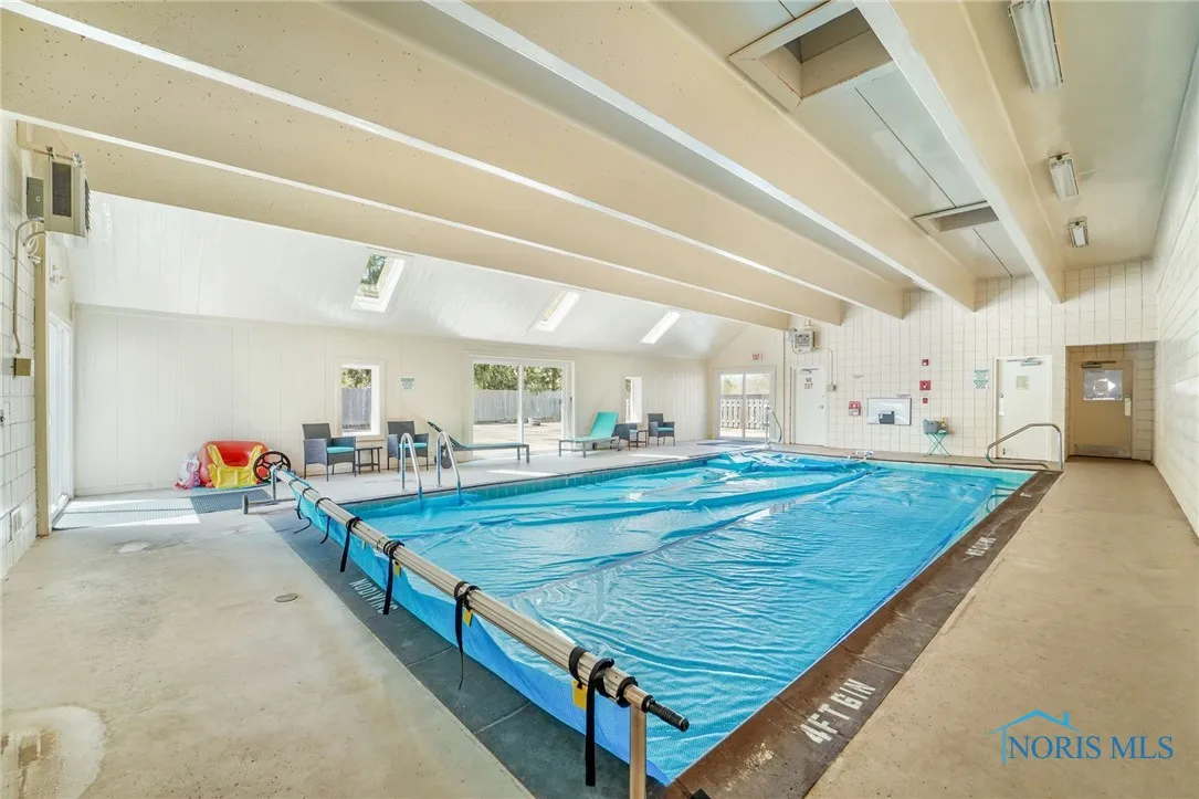 4343 W Bancroft Street 4g, Ottawa Hills, Ohio 43615, 2 Bedrooms Bedrooms, 7 Rooms Rooms,2 BathroomsBathrooms,Residential,For Sale,Bancroft,6128802