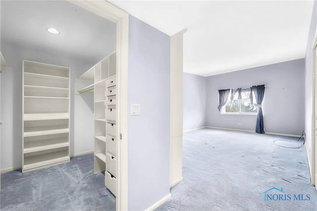 4343 W Bancroft Street 4g, Ottawa Hills, Ohio 43615, 2 Bedrooms Bedrooms, 7 Rooms Rooms,2 BathroomsBathrooms,Residential,For Sale,Bancroft,6128802
