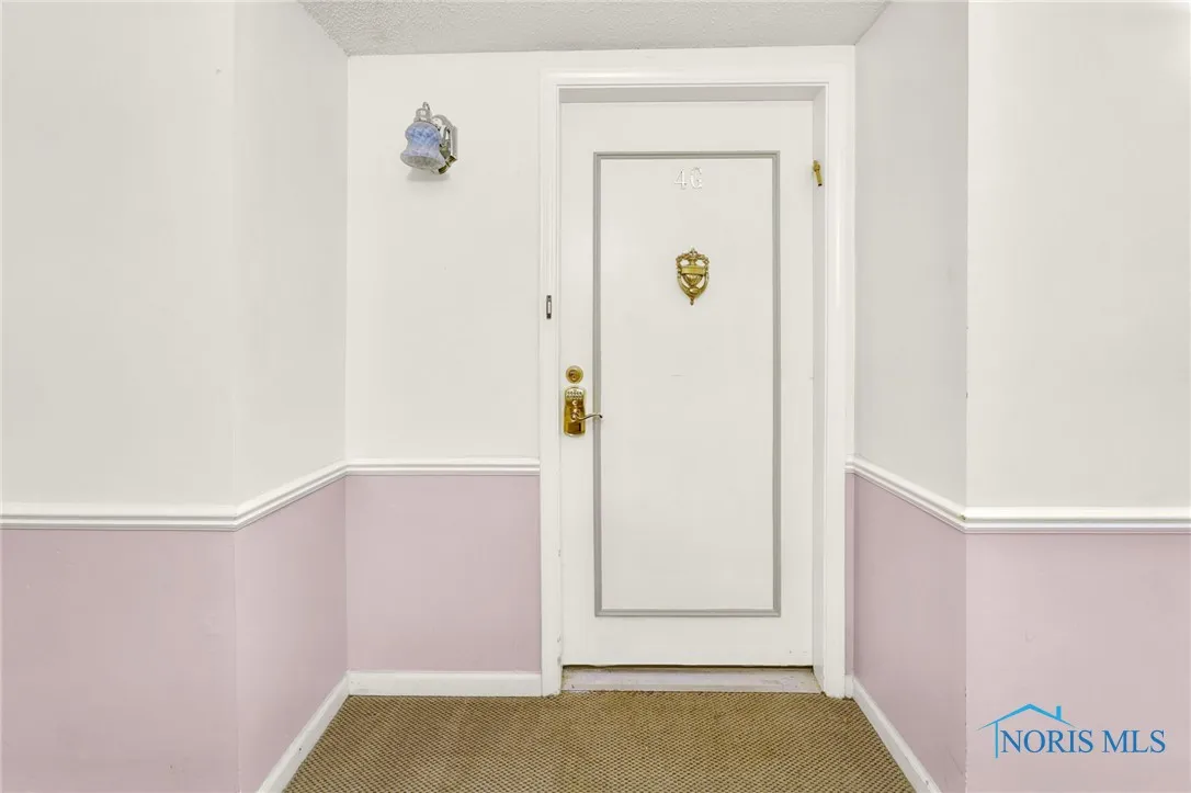 4343 W Bancroft Street 4g, Ottawa Hills, Ohio 43615, 2 Bedrooms Bedrooms, 7 Rooms Rooms,2 BathroomsBathrooms,Residential,For Sale,Bancroft,6128802
