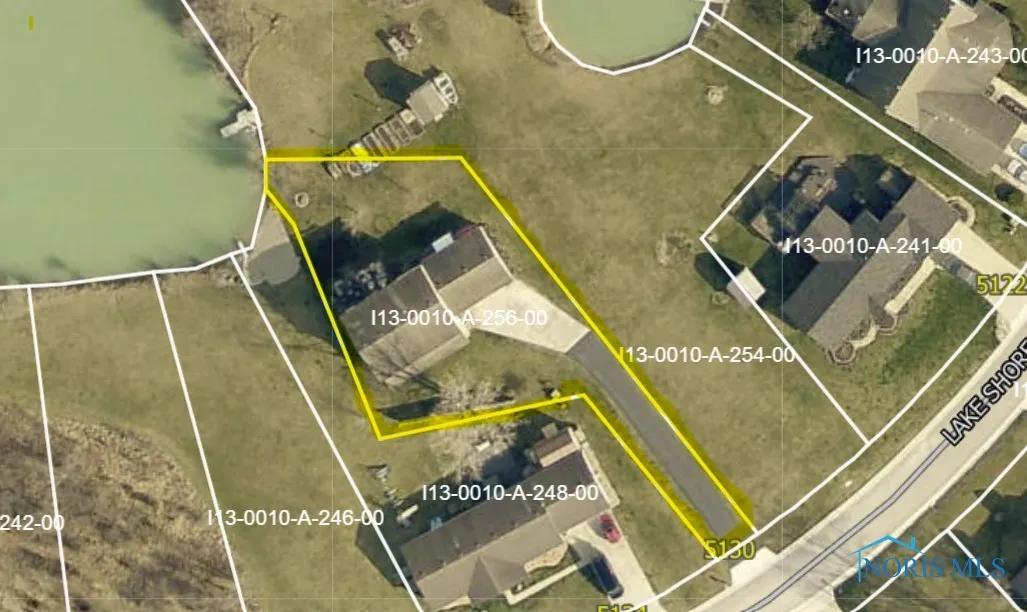 5130 Lake Shore Drive, Defiance, Ohio 43512, 4 Bedrooms Bedrooms, 11 Rooms Rooms,3 BathroomsBathrooms,Residential,For Sale,Lake Shore,6129175