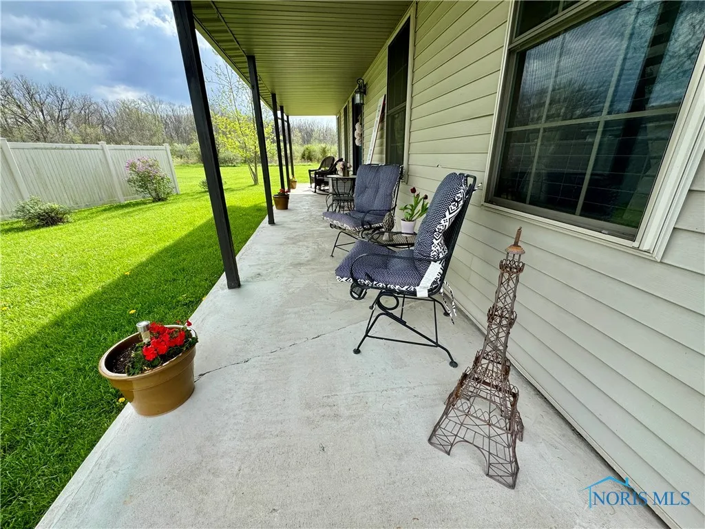 5130 Lake Shore Drive, Defiance, Ohio 43512, 4 Bedrooms Bedrooms, 11 Rooms Rooms,3 BathroomsBathrooms,Residential,For Sale,Lake Shore,6129175