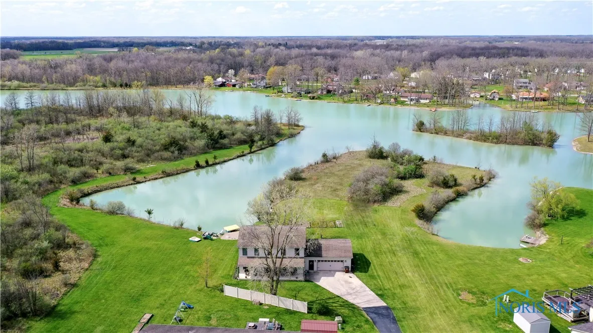 5130 Lake Shore Drive, Defiance, Ohio 43512, 4 Bedrooms Bedrooms, 11 Rooms Rooms,3 BathroomsBathrooms,Residential,For Sale,Lake Shore,6129175